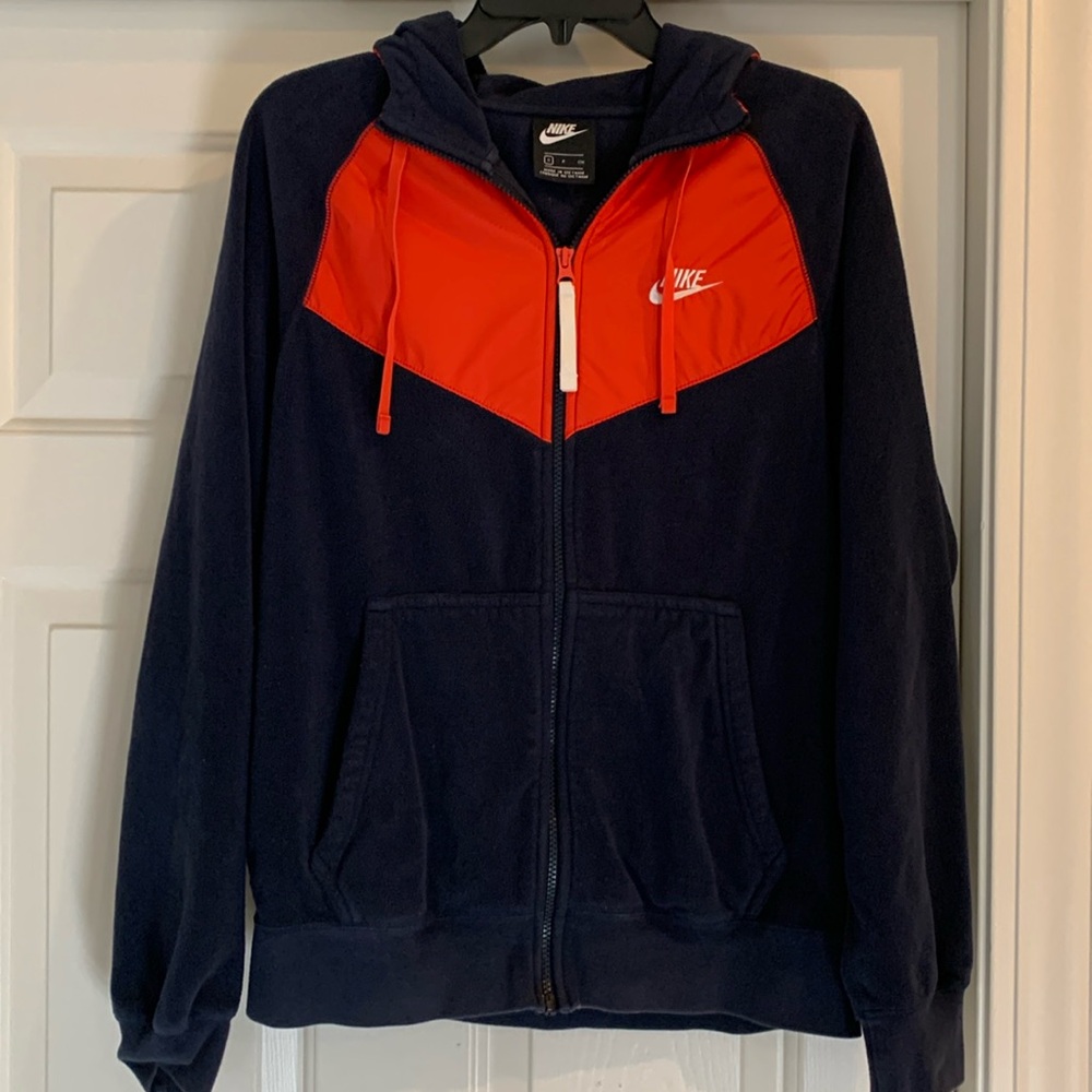 Nike Sports Pilar Fleece Hooded Full Zip Windrunner